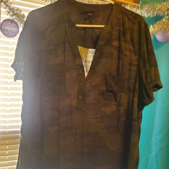 Torrid camo top - Picture 1 of 4